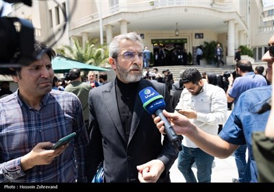 علی باقری کنی سرپرست وزیر خارجه در حاشیه آخرین جلسه هیات دولت