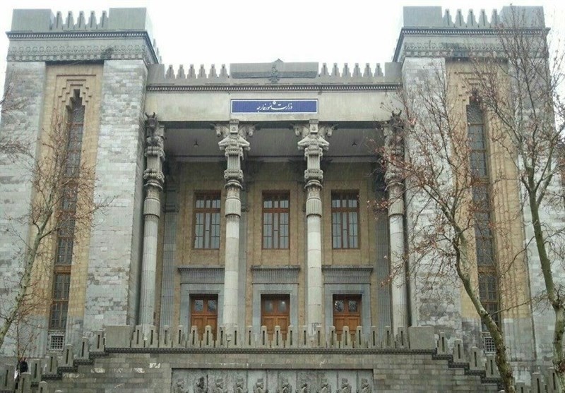 الخارجیة الایرانیة تستدعی السفیر البریطانی لدى طهران