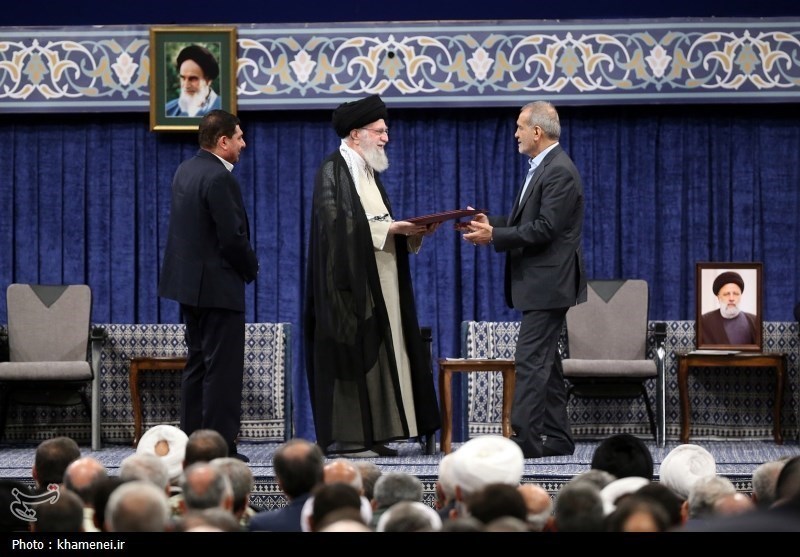 Церемония утверждения в должности 14 президента Исламской  еспублики Иран