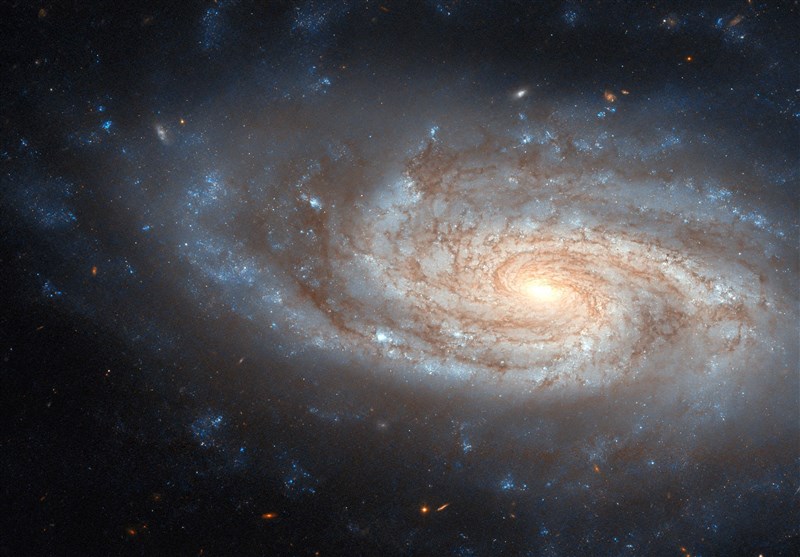Hubble Telescope Captures Detailed Image of Spiral Galaxy NGC 3430
