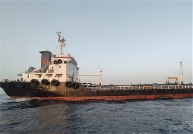 توقیف نفتکش حامل 700 هزار لیتر نفت قاچاق در خلیج فارس