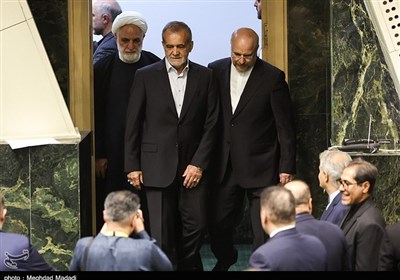 Iran’s President Pezeshkian Sworn In at Parliament