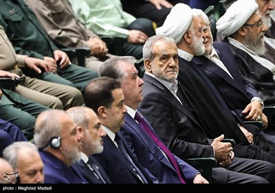 Pezeshkian Takes Oath of Office in Iran