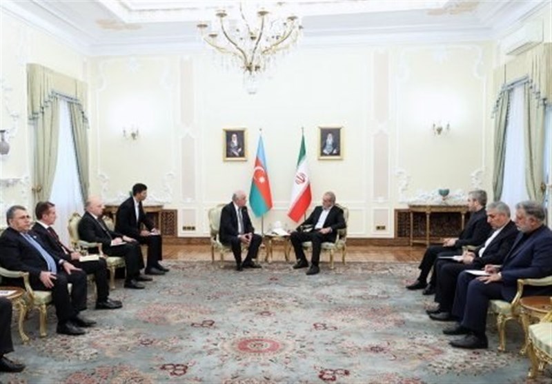 Aliyev İran cumhurbaşkanını Azerbaycan&apos;a davet etti