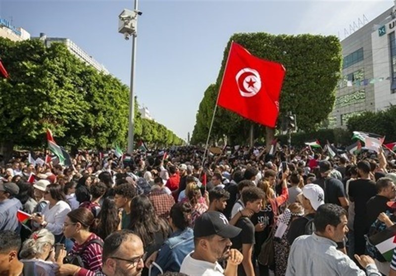 وقفة احتجاجیة أمام السفارة الأمریکیة بتونس تضامنا مع الشعب الفلسطینی