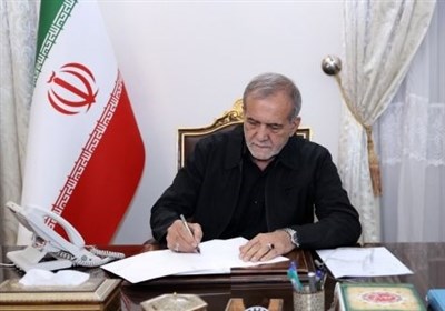 الرئیس الإیرانی یبلغ قانون تعلیق التعاون مع الوکالة الدولیة للطاقة الذریة
