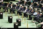 اجتماع البرلمان الإيراني لمنح الثقة لحكومة الرئيس بزشكيان