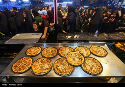 Free Food Served to Arbaeen Pilgrims in Karbala