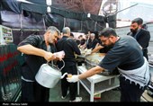 پذیرایی از زائران اربعین حسینی در ورودی شهرستان کوهدشت