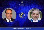 وزیر الخارجیة الایرانی یتلقى اتصالا هاتفیا من نظیره المصری