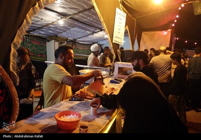 خادمی در مواکب اربعین عبادتی عظیم با اجر بی‌پایان
