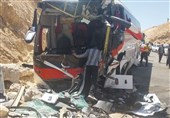 24 فوتی و مصدوم در واژگونی اتوبوس محور قم ـ کاشان