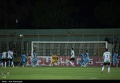 دیدار تیمهای فوتبال ذوب آهن و خیبر خرم آباد
