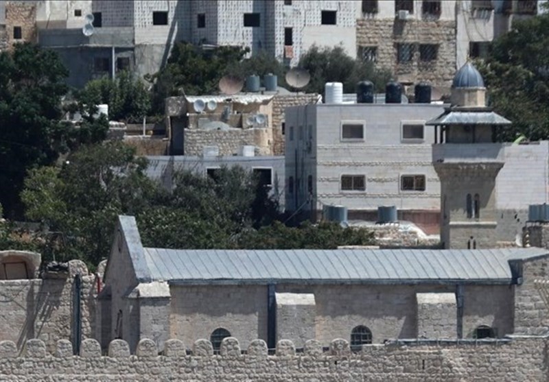 Settlers Hold Concert in Ibrahimi Mosque After Palestinian Worshippers Expelled