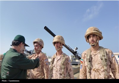 بازدید فرمانده نیروی دریایی سپاه از جزایر نازعات