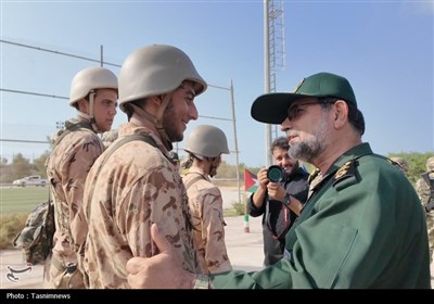 بازدید فرمانده نیروی دریایی سپاه از جزایر نازعات