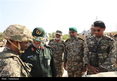 بازدید فرمانده نیروی دریایی سپاه از جزایر نازعات