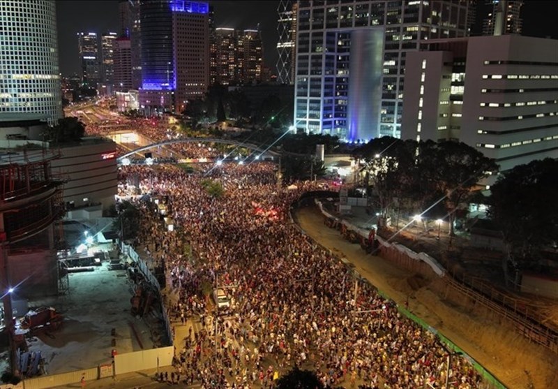 Thousands Protest against Israeli PM, Demand Prisoner Swap with Palestinian Factions