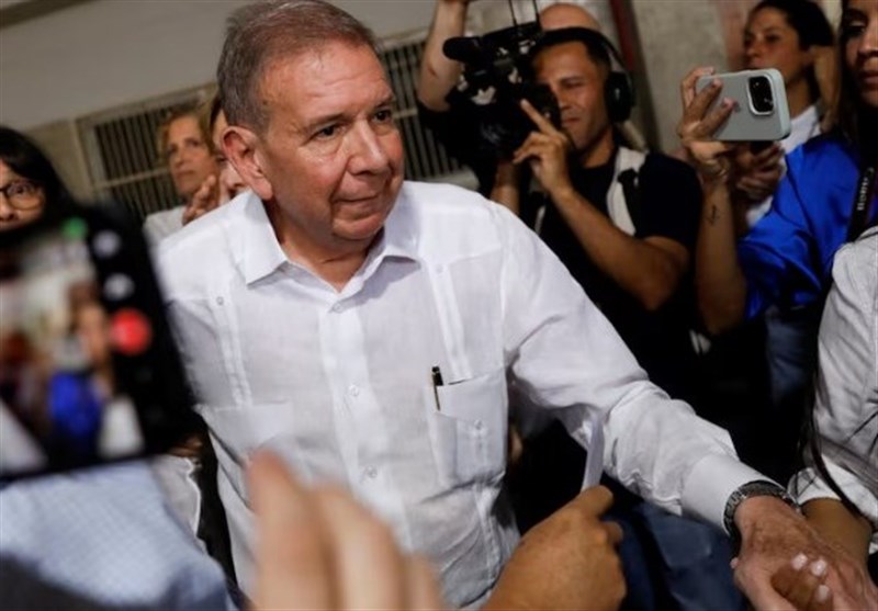 Venezuelan Opposition Presidential Candidate Leaves Country for Asylum in Spain