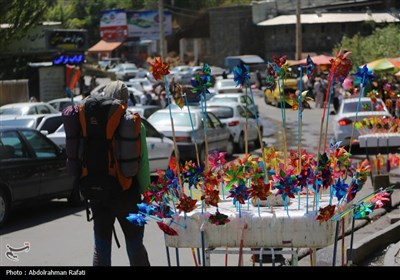 حضور مسافران در آخرین روزهای تابستان در همدان