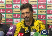 حسینی: با کادو به پرسپولیس خیالش را راحت کردیم