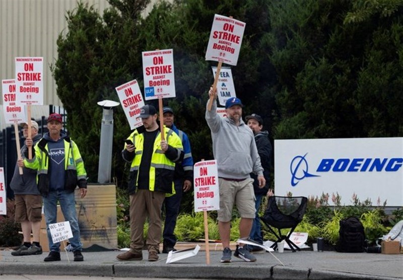 Boeing, Striking Union to Continue Negotiations on Tuesday