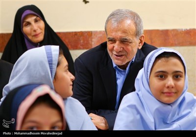 President Inaugurates New Iranian School Year