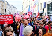 Thousands Protest New Government in France