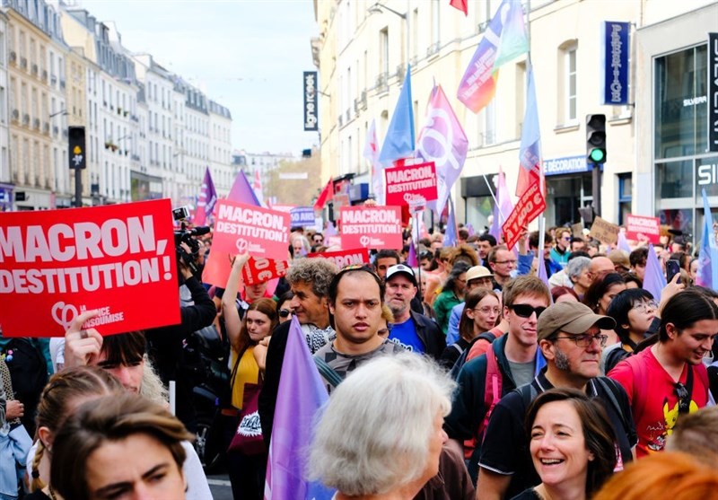 Thousands Protest New Government in France