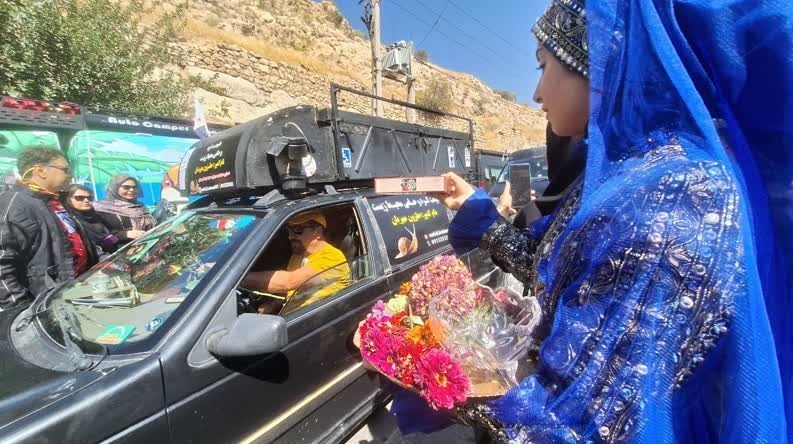 گردهمایی ملی کمپر‌ها در شیراز