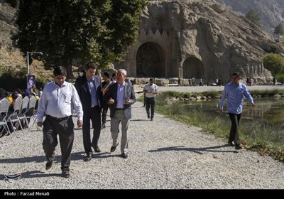 جشنواره بین المللی شاهنامه خوانی تاقبستان در کرمانشاه