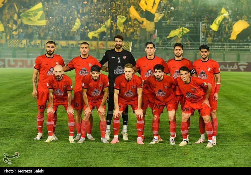 حضور ناظر AFC و داوران دیدار تراکتور - موهون باگان در تبریز