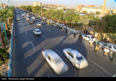 زنجیره انسانی نیروهای سپاه و بسیج مردمی