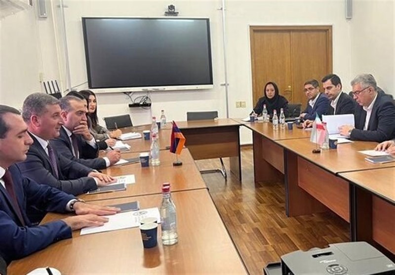 Tehran, Yerevan Emphasize Developing Mineral, Industrial Cooperation