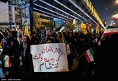 شادی مردم تهران از حمله موشکی ایران به رژیم صهیونیستی مقابل سفارت انگلیس