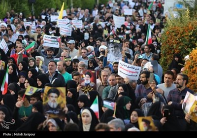 خروش انقلابی مردم اصفهان در لبیک به فرمان امام خامنه ای