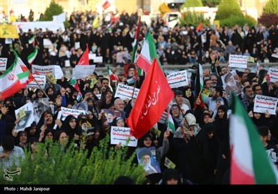 خروش انقلابی مردم اصفهان در لبیک به فرمان امام خامنه ای