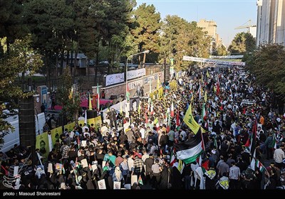 راهپیمایی دانشجویی در حمایت از رزمندگان مقاومت و عملیات وعده صادق 2