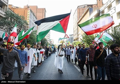 راهپیمایی دانشجویی در حمایت از رزمندگان مقاومت و عملیات وعده صادق 2