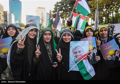 راهپیمایی دانشجویی در حمایت از رزمندگان مقاومت و عملیات وعده صادق 2