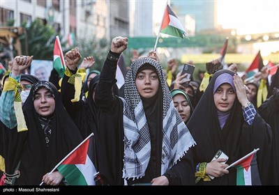 راهپیمایی دانشجویی در حمایت از رزمندگان مقاومت و عملیات وعده صادق 2