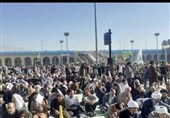 Huge Crowd Gathers in Tehran for Friday Prayer Led by Leader