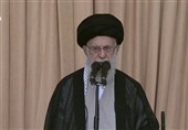 الإمام الخامنئی فی الخطبة الثانیة باللغة العربیة: الشهید نصرالله تخطى نطاق شعبیته وتاثیره حدود لبنان