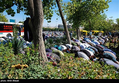 درحاشیه نماز جمعه تهران به امامت مقام معظم رهبری