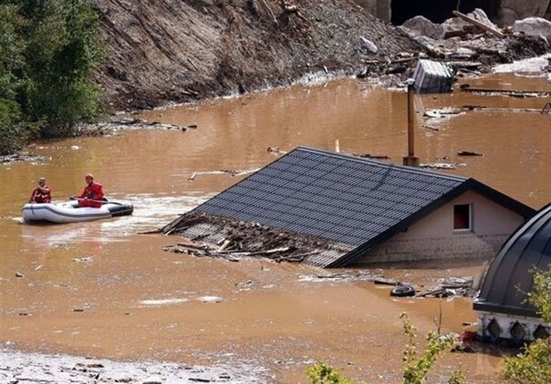 Rescue Teams Search for Missing in Bosnia&apos;s Floods