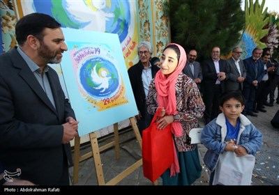 رونمایی از پوستر بیست و نهمین جشنواره بین المللی تئاتر کودک و نوجوان همدان