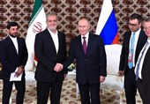 Iran, Russia&apos;s Presidents Meet in Turkmenistan