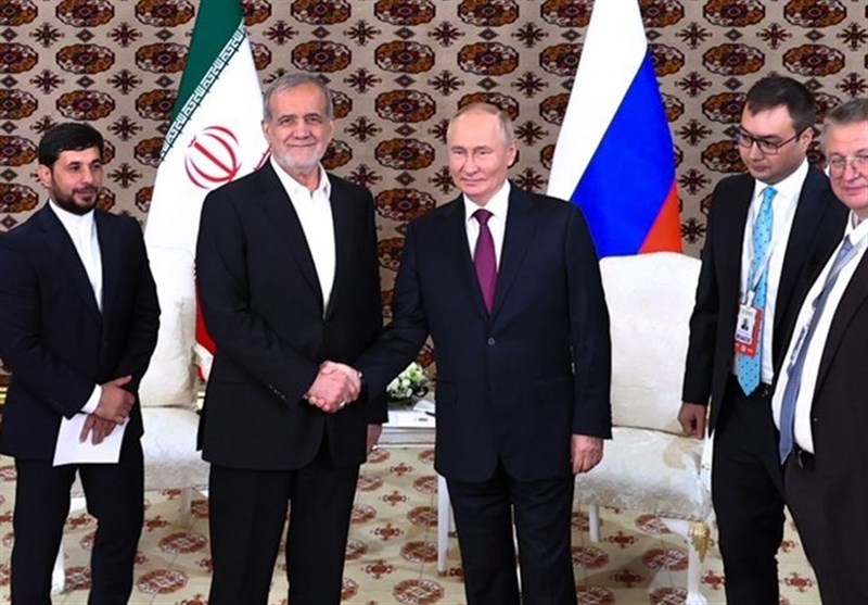 Iran, Russia&apos;s Presidents Meet in Turkmenistan