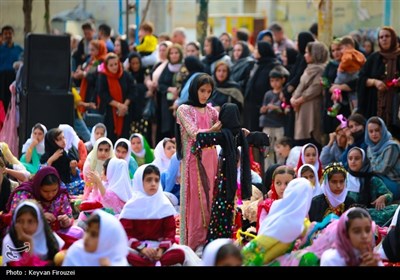 افتتاحیه هفدهمین جشنواره بین‌المللی تئاتر خیابانی مریوان