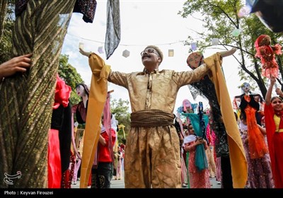 افتتاحیه هفدهمین جشنواره بین‌المللی تئاتر خیابانی مریوان